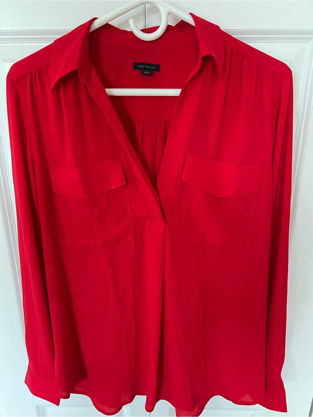 Ann Taylor Bright Red Long-Sleeve Button-Front Blouse Size M